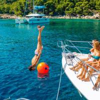 Sailing trip to Pakleni islands   Hen Croatia
