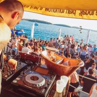 Sailing trip to Pakleni islands   Hen Croatia