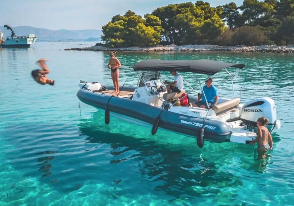 Half Day Speedboat Trip to Pakleni Islands